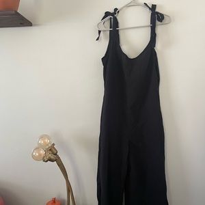 Black linen Jumper with ties on shoulders